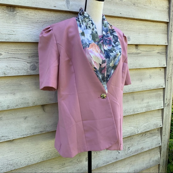 True Vintage 60s Mauve Floral Collared Short Puff Sleeve Button Down Suit Blouse - Picture 2 of 16